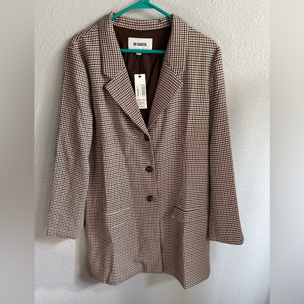 Brand New BB Dakota houndstooth 3 button blazer for women
